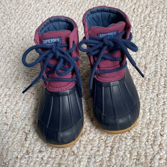 Sperry kids waterproof winter boot, size US 8, purple/blue, excellent condition - Picture 6 of 6